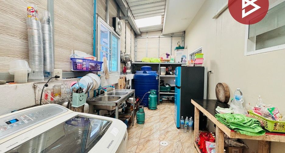 Casa adosada en venta de 2 habitaciones en Ban Bueng, Chonburi