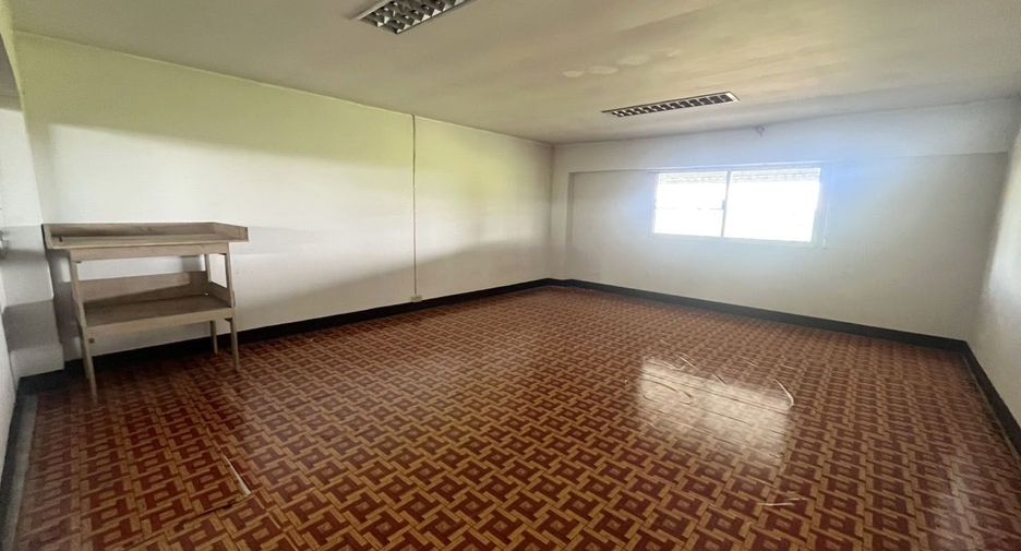 Lagerhaus zur Miete mit 4 Zimmer in San Pa Tong, Chiang Mai