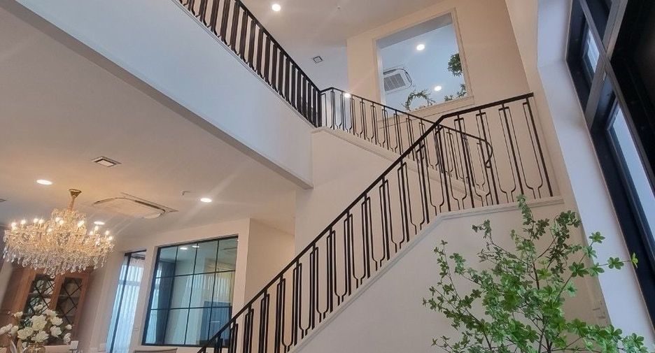 Haus zur Miete und zum Kauf mit 4 Zimmer in Saphan Sung, Bangkok