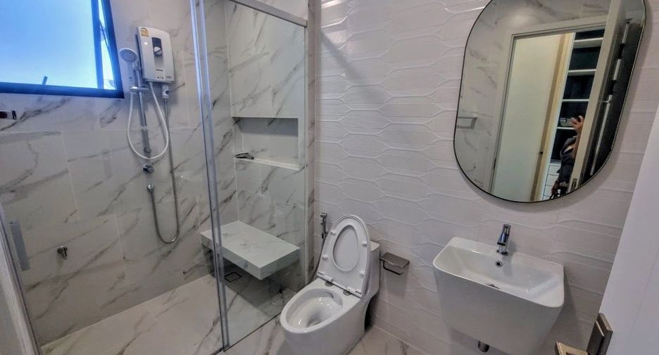 Haus zur Miete und zum Kauf mit 4 Zimmer in Saphan Sung, Bangkok
