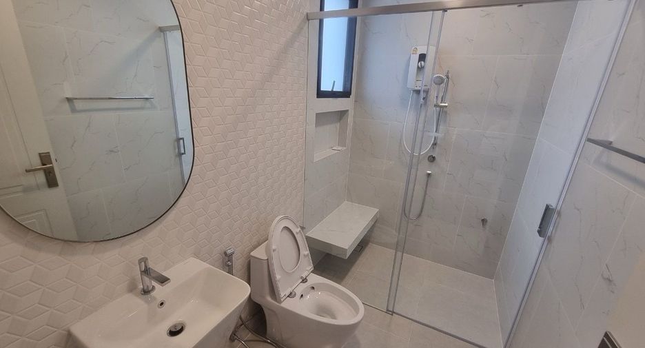 Haus zur Miete und zum Kauf mit 4 Zimmer in Saphan Sung, Bangkok