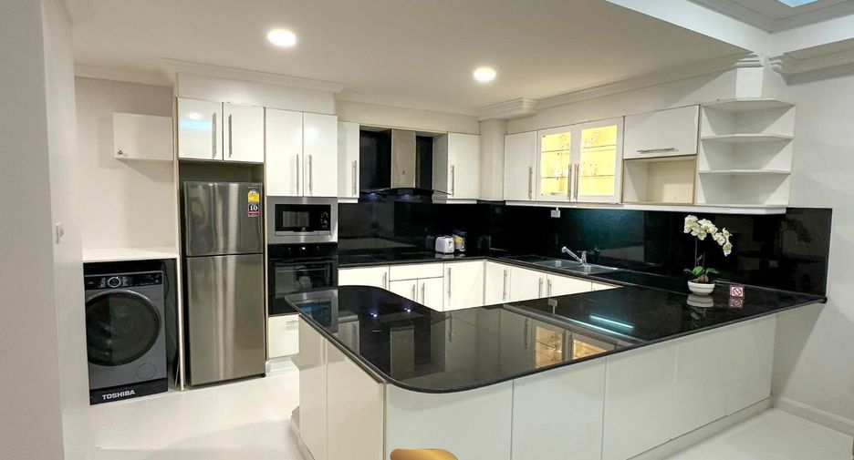 For sale 2 ベッドルーム condo in Bang Lamung, Chonburi