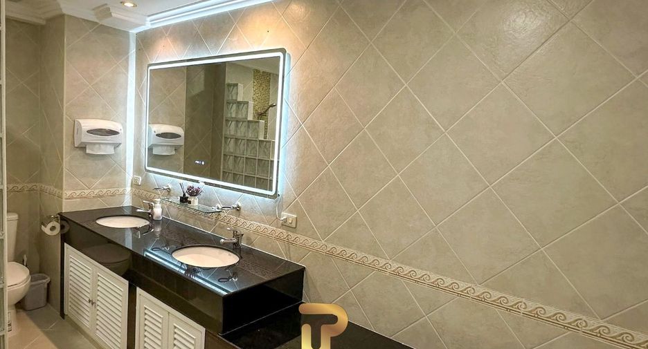 For sale 2 ベッドルーム condo in Bang Lamung, Chonburi