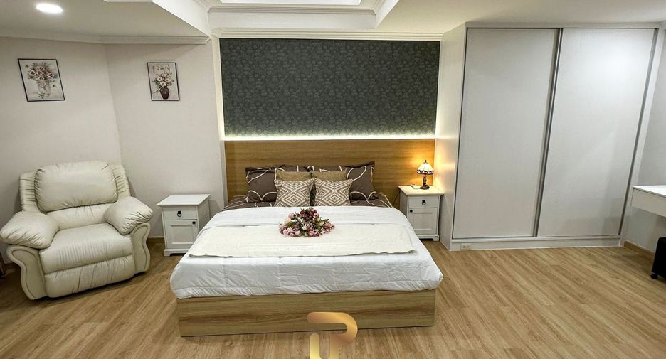 For sale 2 ベッドルーム condo in Bang Lamung, Chonburi