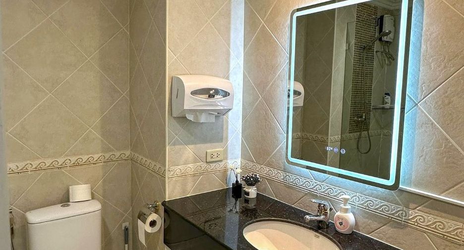 For sale 2 ベッドルーム condo in Bang Lamung, Chonburi