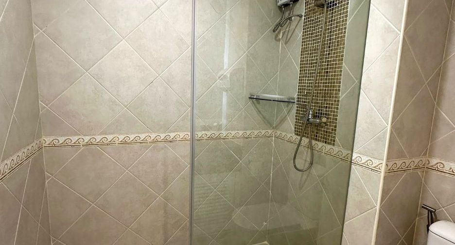 For sale 2 ベッドルーム condo in Bang Lamung, Chonburi