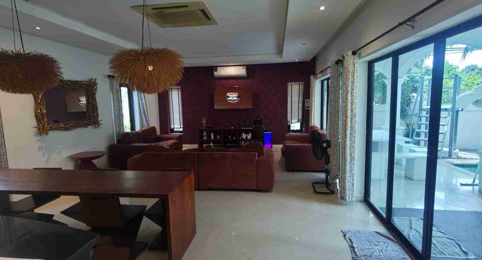 For sale 3 bedrooms villa in Sattahip, Chonburi
