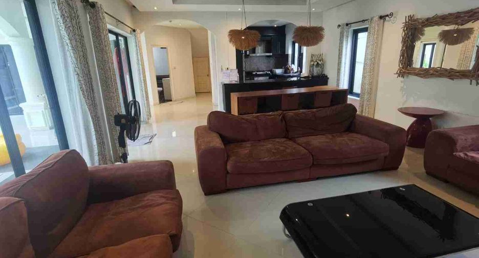 For sale 3 bedrooms villa in Sattahip, Chonburi