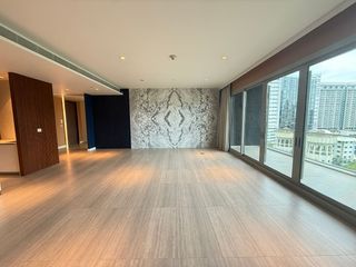 For rent and for sale 3 bedrooms condo in Pathum Wan, Bangkok
