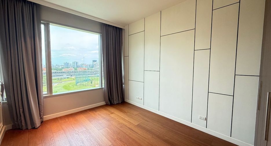 Аренда и продажа 3 спальни кондо в Патхум Щан, Бангкок