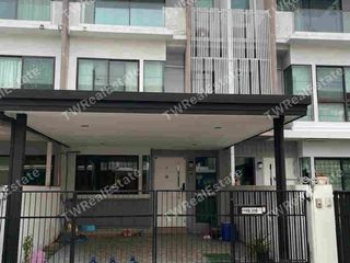 Casa adosada en alquiler de 3 habitaciones en Khan Na Yao, Bangkok