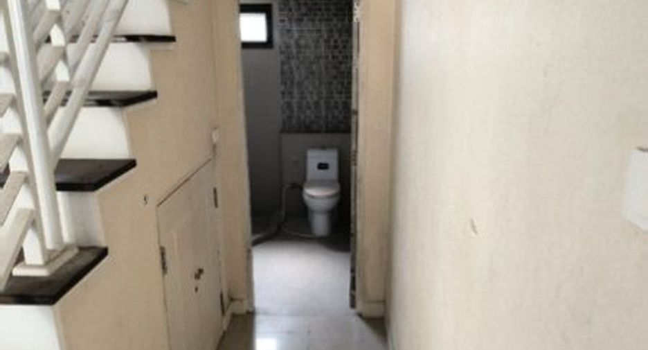 For sale 6 bedrooms house in Bang Khun Thian, Bangkok