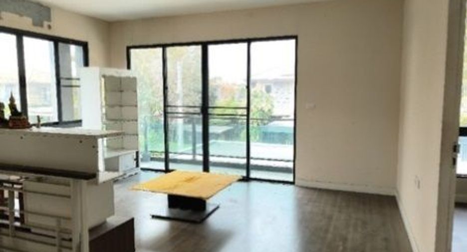 For sale 6 bedrooms house in Bang Khun Thian, Bangkok
