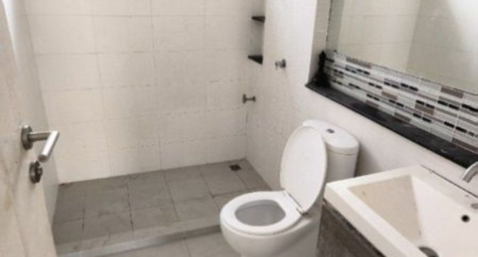 For sale 6 bedrooms house in Bang Khun Thian, Bangkok