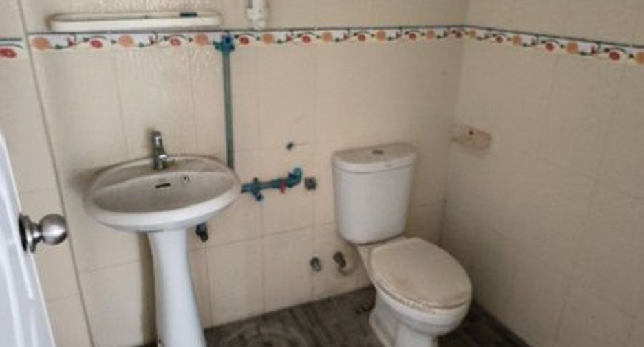 For sale 6 bedrooms house in Bang Khun Thian, Bangkok