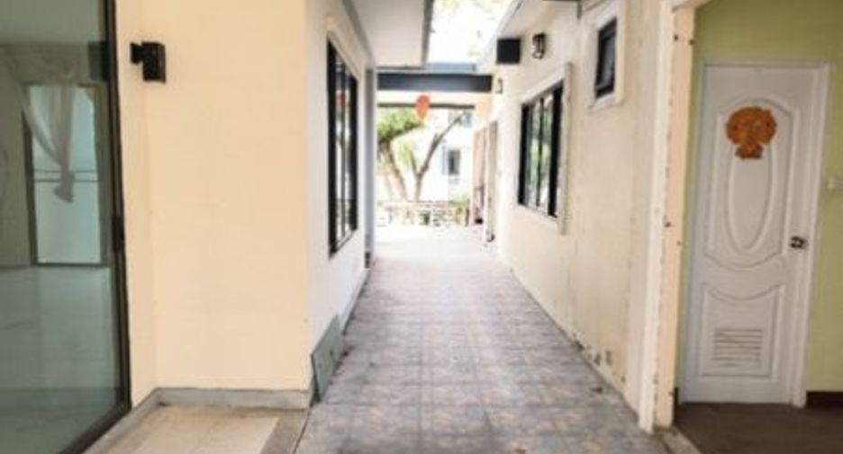 For sale 6 bedrooms house in Bang Khun Thian, Bangkok