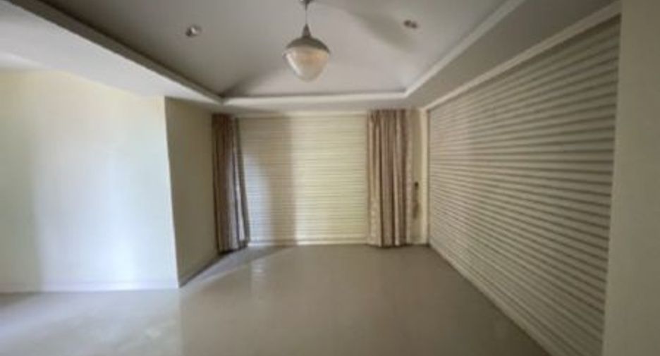 Casa en venta de 4 habitaciones en Mueang Nakhon Ratchasima, Nakhon Ratchasima
