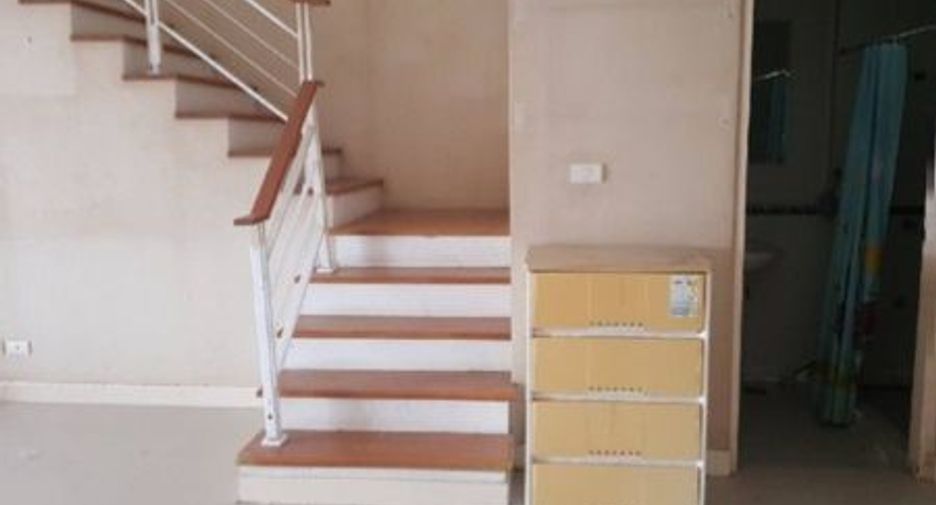 For sale 3 bedrooms townhouse in Lat Krabang, Bangkok