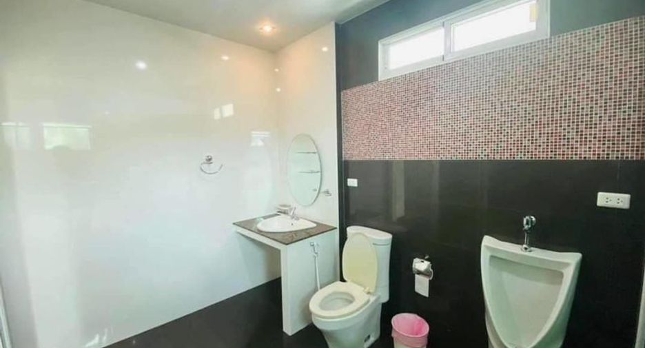 For rent 3 bedrooms house in Mueang Chiang Mai, Chiang Mai