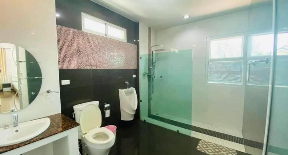 For rent 3 bedrooms house in Mueang Chiang Mai, Chiang Mai
