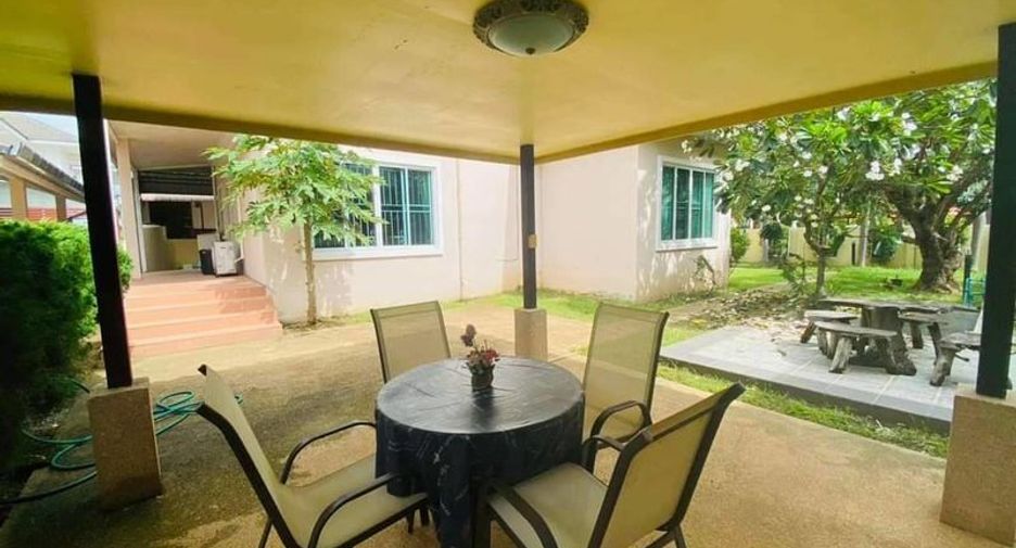 For rent 3 bedrooms house in Mueang Chiang Mai, Chiang Mai