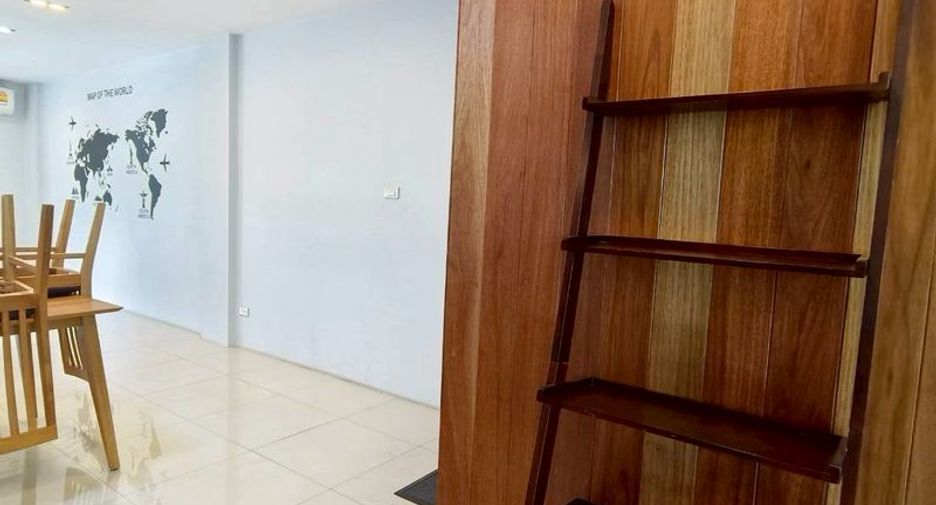 Gewerbefläche zur Miete und zum Kauf mit 3 Zimmer in San Sai, Chiang Mai