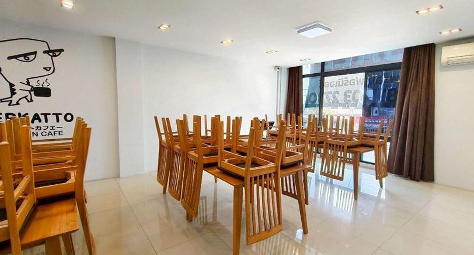 Gewerbefläche zur Miete und zum Kauf mit 3 Zimmer in San Sai, Chiang Mai