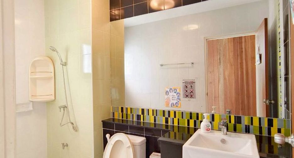Gewerbefläche zur Miete und zum Kauf mit 3 Zimmer in San Sai, Chiang Mai
