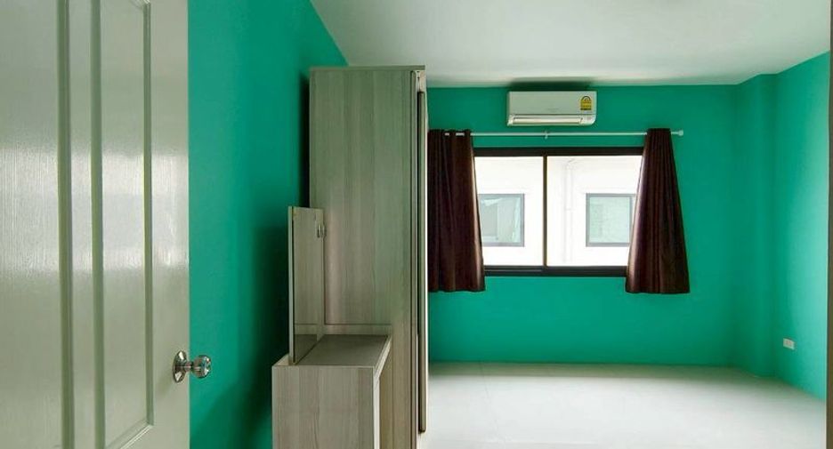 Gewerbefläche zur Miete und zum Kauf mit 3 Zimmer in San Sai, Chiang Mai