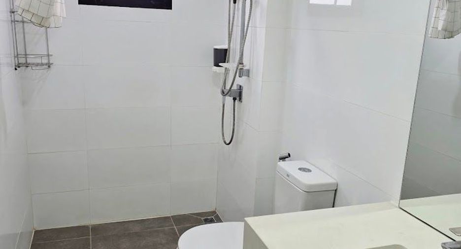 Casa en alquiler de 4 habitaciones en Prawet, Bangkok