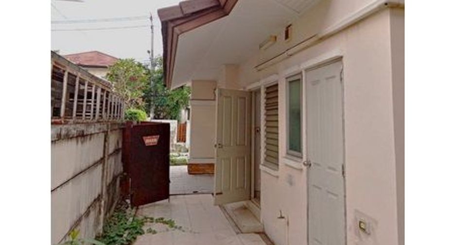For sale 3 bedrooms house in Mueang Nonthaburi, Nonthaburi