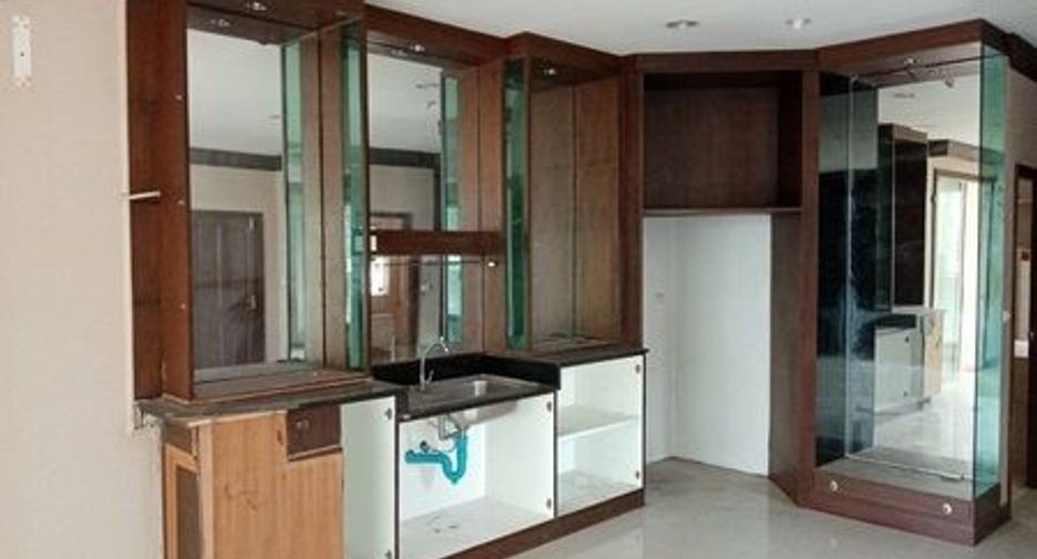 For sale 3 bedrooms house in Mueang Nonthaburi, Nonthaburi
