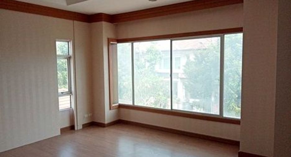 For sale 3 bedrooms house in Mueang Nonthaburi, Nonthaburi