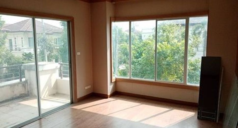 For sale 3 bedrooms house in Mueang Nonthaburi, Nonthaburi