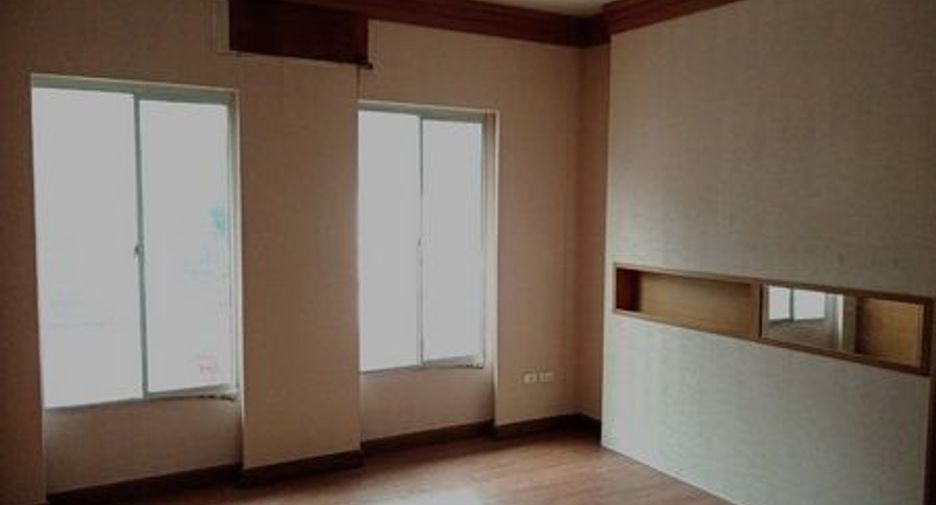 For sale 3 bedrooms house in Mueang Nonthaburi, Nonthaburi