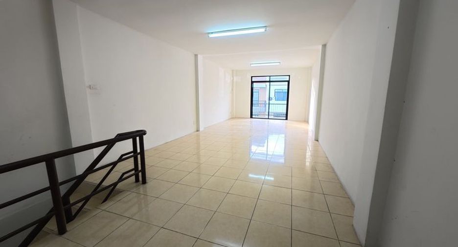 À louer studio condo à Si Racha, Chonburi