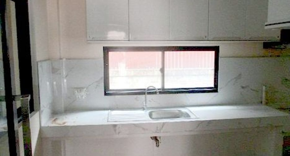 For sale 4 bedrooms house in Sai Mai, Bangkok