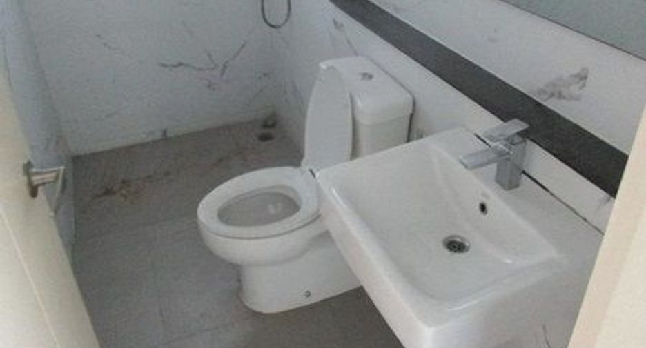 For sale 4 bedrooms house in Sai Mai, Bangkok