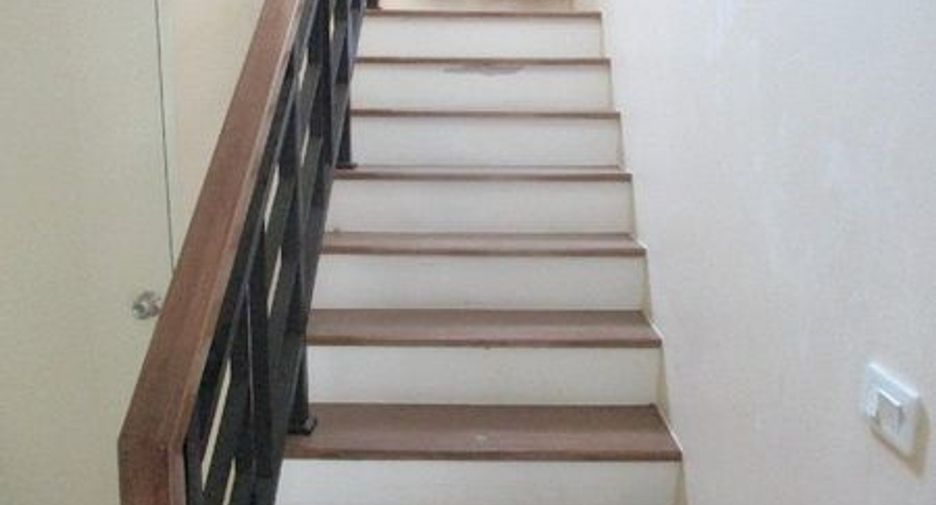 For sale 4 bedrooms house in Sai Mai, Bangkok