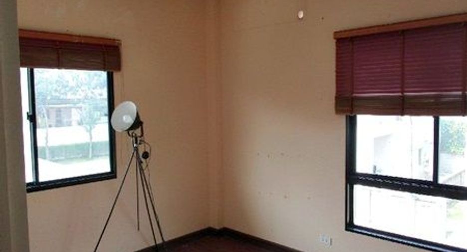 For sale 4 bedrooms house in Sai Mai, Bangkok