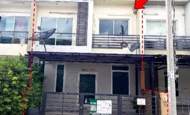Reihenhaus zum Kauf mit Studio in Khlong Sam Wa, Bangkok
