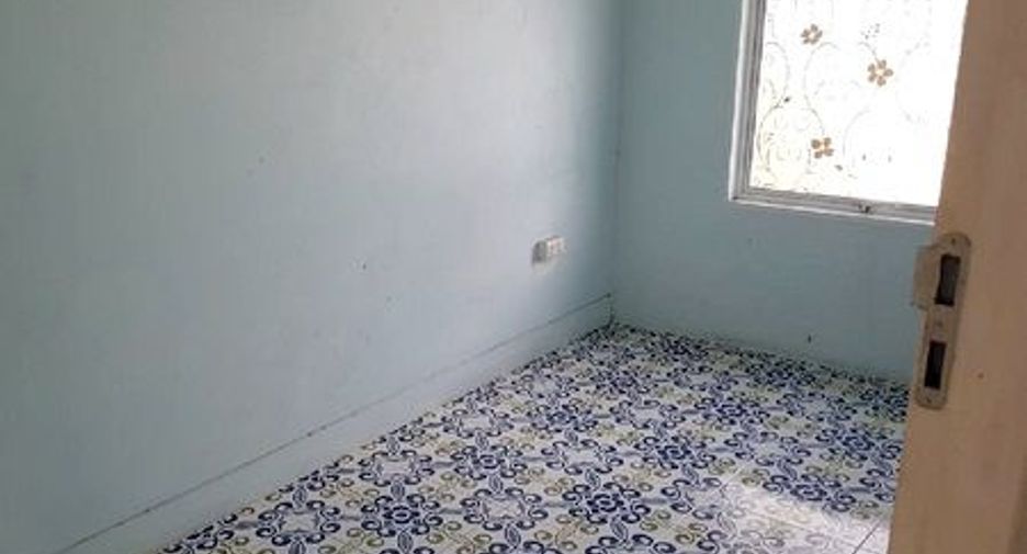 For sale studio townhouse in Khlong Sam Wa, Bangkok
