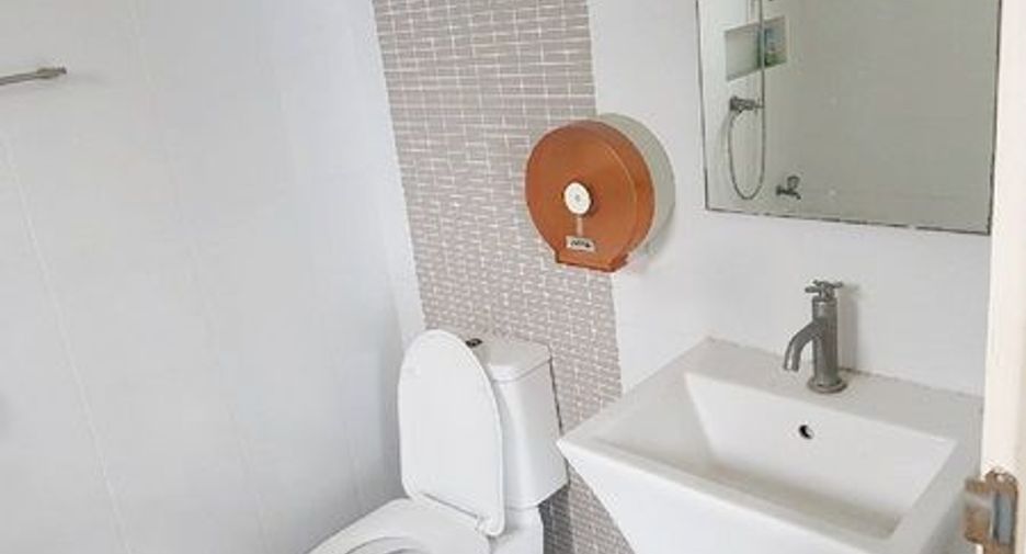 For sale studio townhouse in Khlong Sam Wa, Bangkok