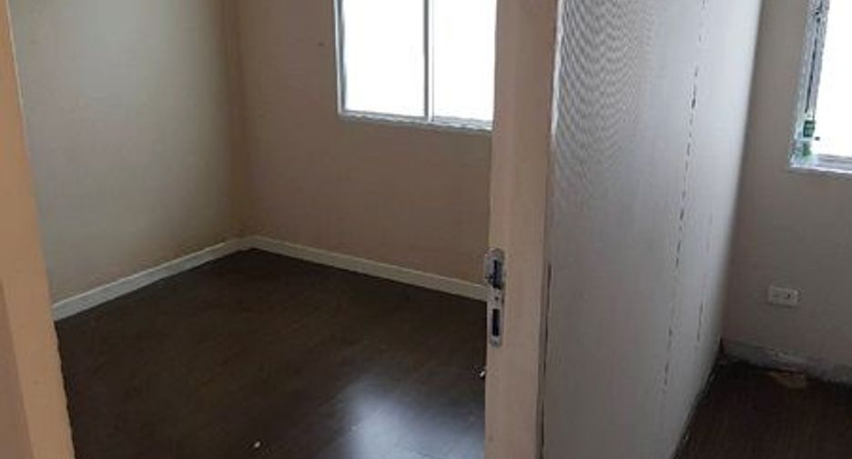 For sale studio townhouse in Khlong Sam Wa, Bangkok