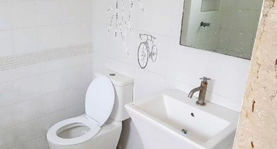 For sale studio townhouse in Khlong Sam Wa, Bangkok