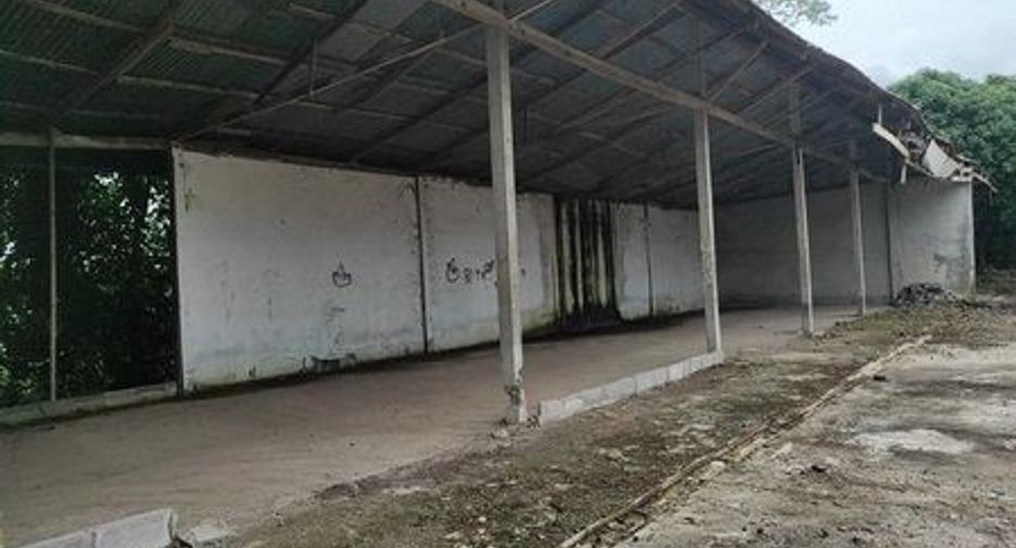 For sale 4 bedrooms house in Mueang Nakhon Phanom, Nakhon Phanom