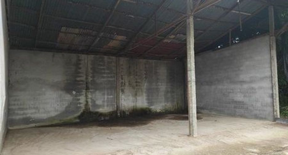For sale 4 bedrooms house in Mueang Nakhon Phanom, Nakhon Phanom