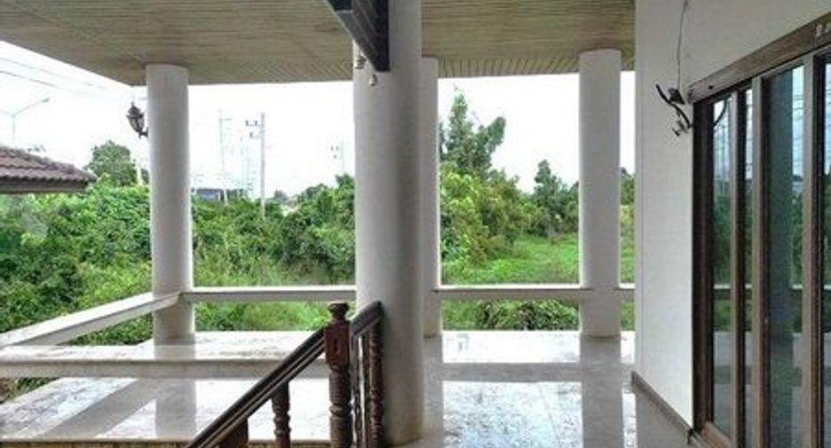 For sale 4 bedrooms house in Mueang Nakhon Phanom, Nakhon Phanom