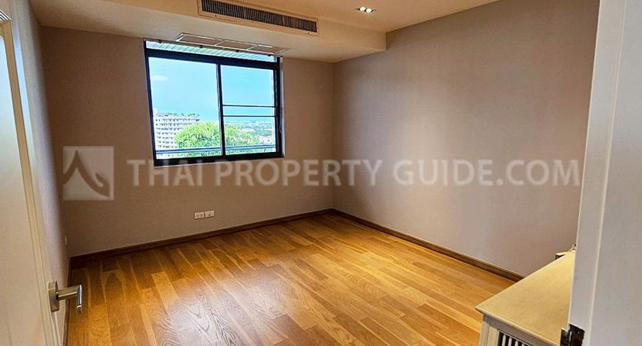 For rent 4 bedrooms condo in Pak Kret, Nonthaburi