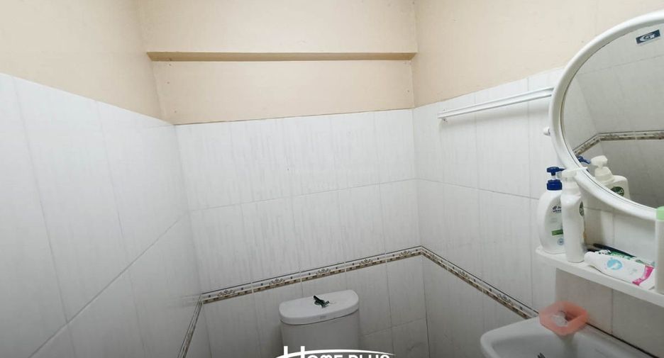 For sale 2 bedrooms retail Space in Krathum Baen, Samut Sakhon